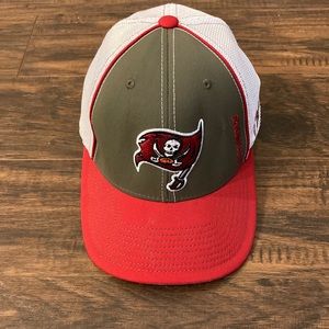 Florida Buccaneers NFL equipment mesh back hat